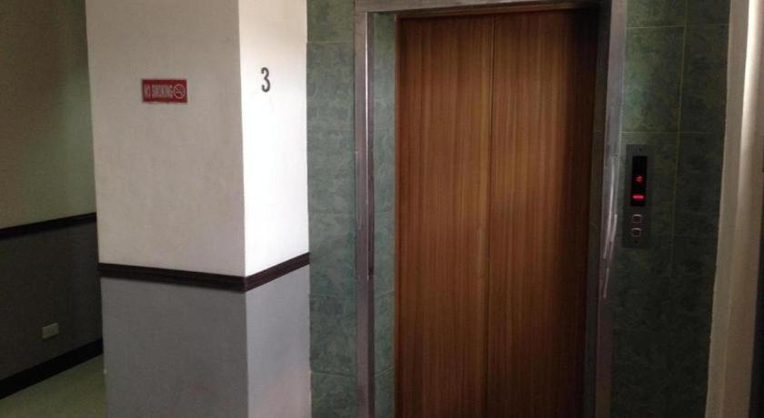 Cherry Midtown Hotel Olongapo Exterior photo